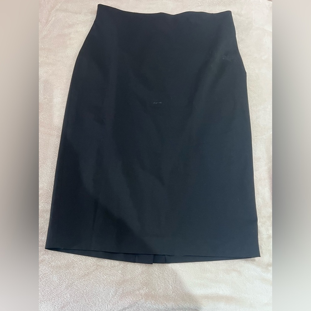 St. John Classic Black Pencil Skirt size 10 new without tags